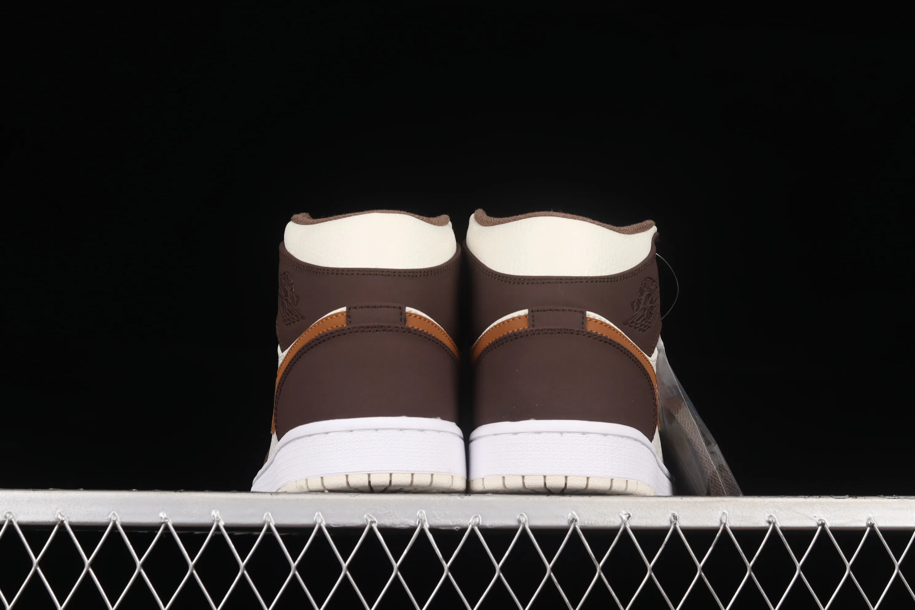All categories Air Jordan Jordan series basketball shoes Air Jordan 1 Mid Air Jordan 1 Mid AJ1 Joe 1 meter brown mid-top retro basketball shoes DO6699-200